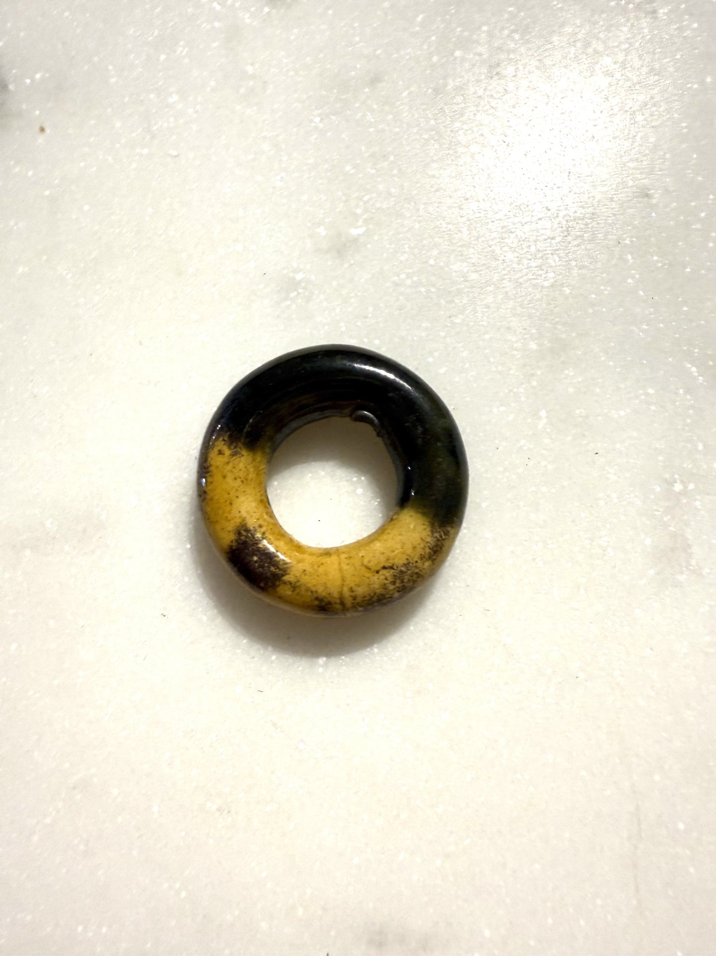 Zwarte/gele keramiek