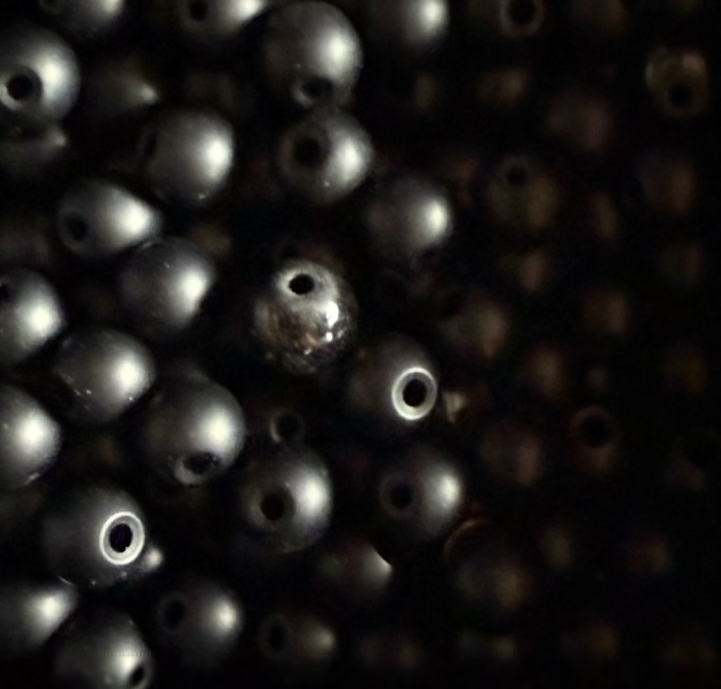 mat zwarte acryl kralen