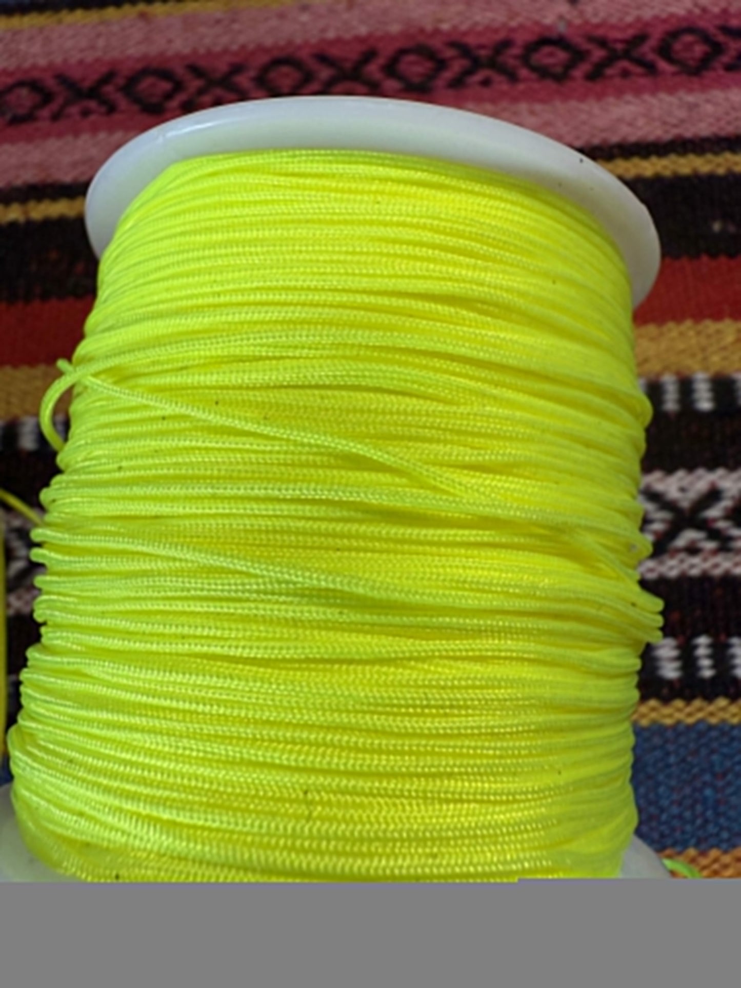 Macrame draad neon geel ( prijs is per meter )