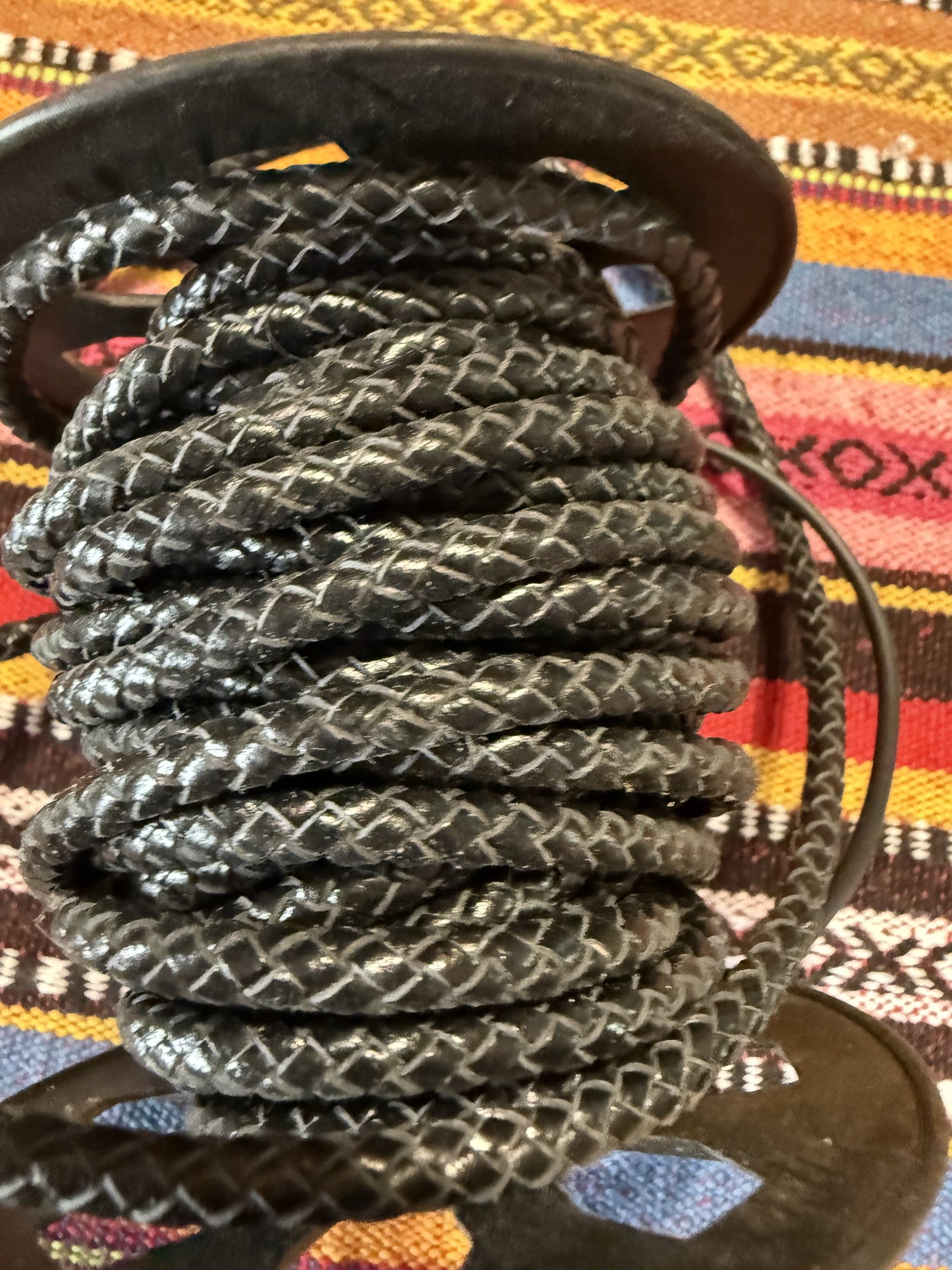 Gevlochten leer Zwart ( prijs is per meter )