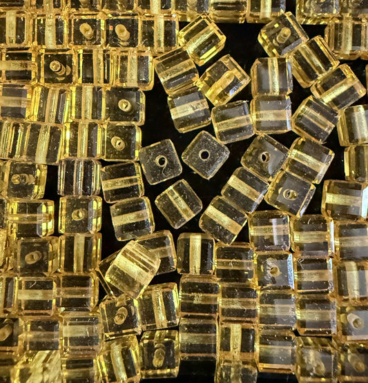 Gele Swarovski blokjes