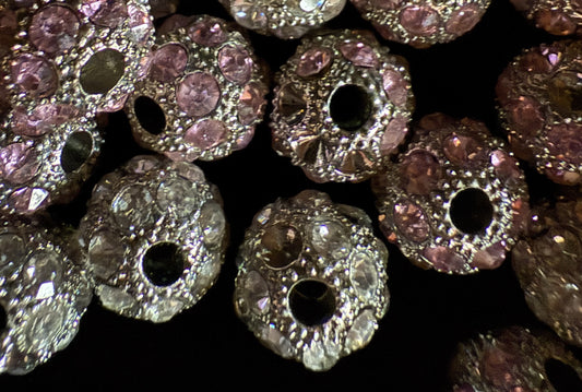 metalen kraal met roze en zilver steentjes