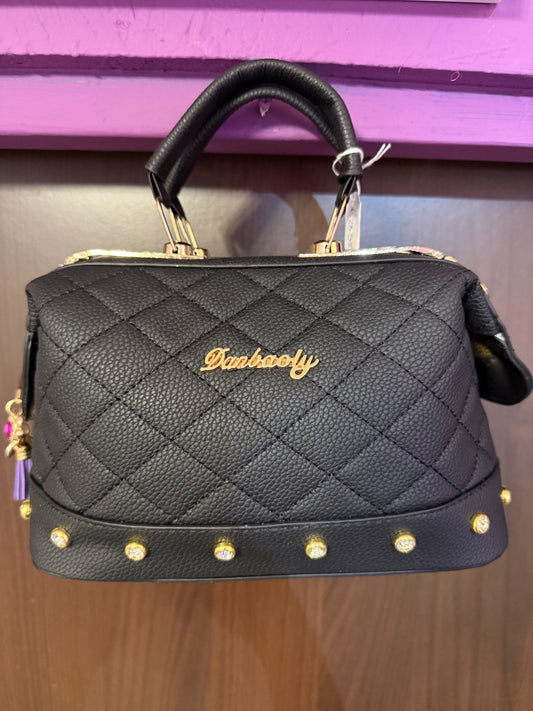studded diva handtas
